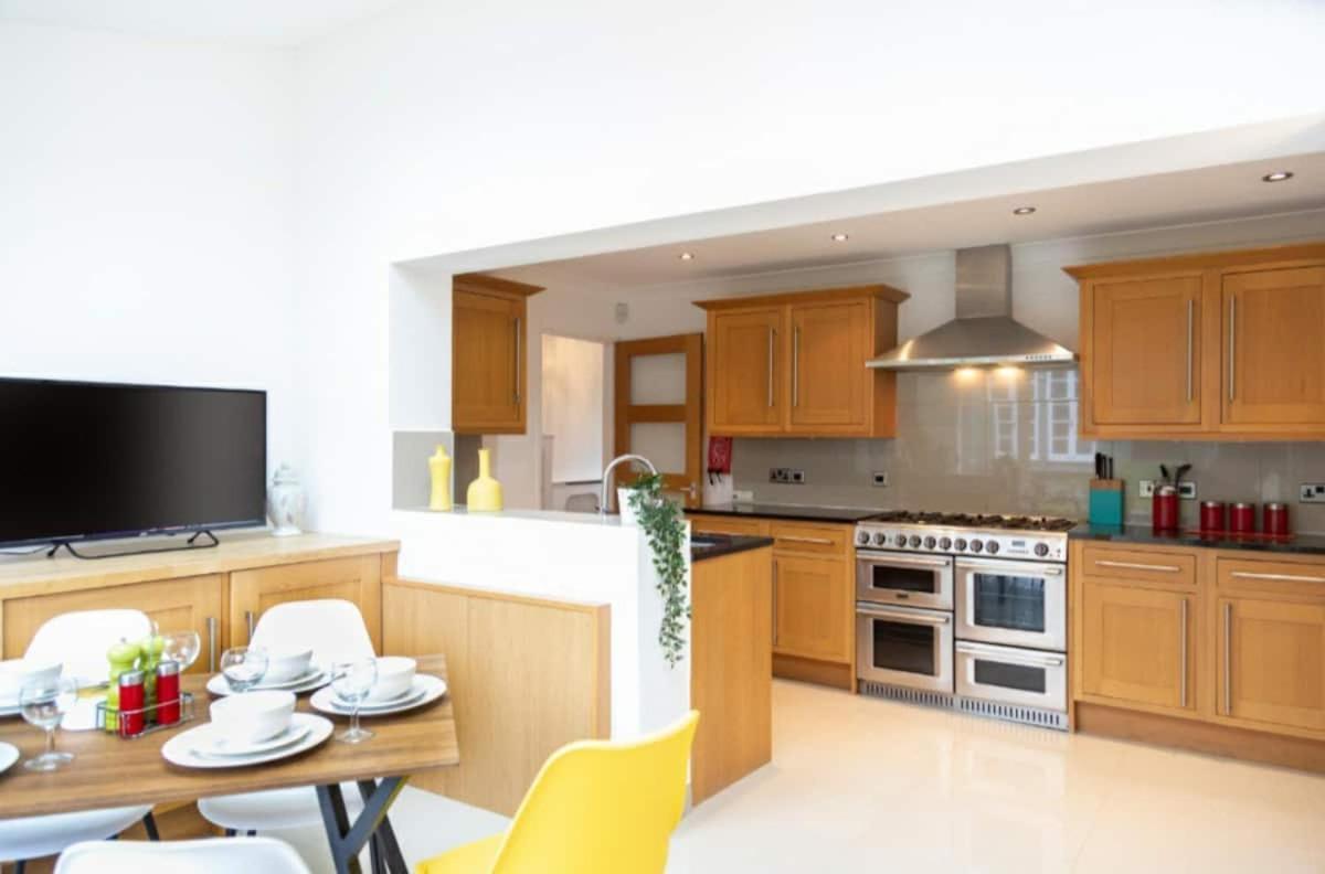 Central Ashford Stay - Contractors & Families Welcome - Free Parking Zewnętrze zdjęcie